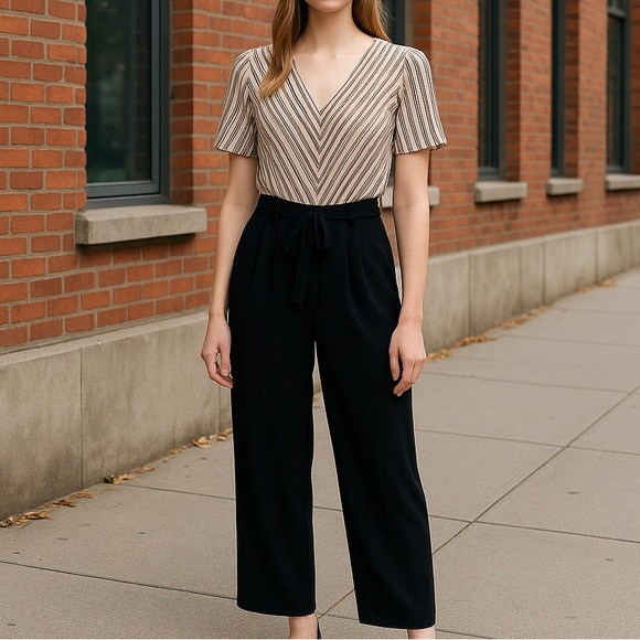 Open back jumpsuit size Medium with a matching belt and pockets, NWOT - Picture 3 of 7